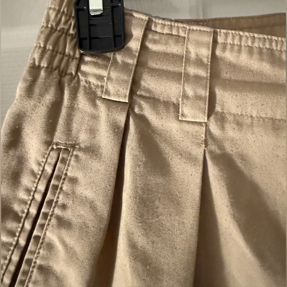 Chaus Sport Pleated Shorts Size 8 Vintage Tan